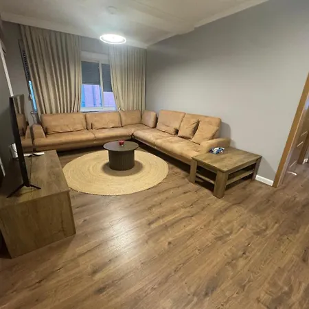 Cozy In Blloku Area Apartamento Tirana